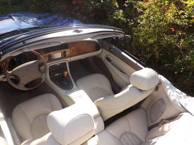 Jaguar XK8 - äußerst attraktiv und technisch perfekt!