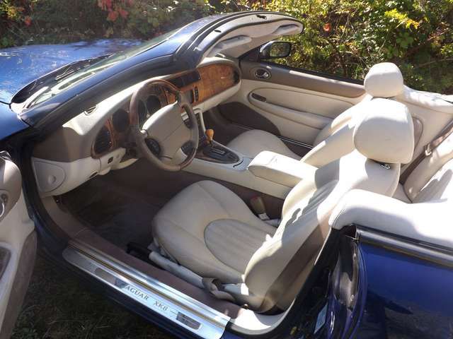 Jaguar XK8 - äußerst attraktiv und technisch perfekt!