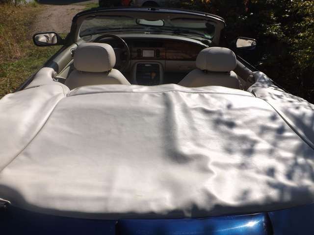 Jaguar XK8 - äußerst attraktiv und technisch perfekt!