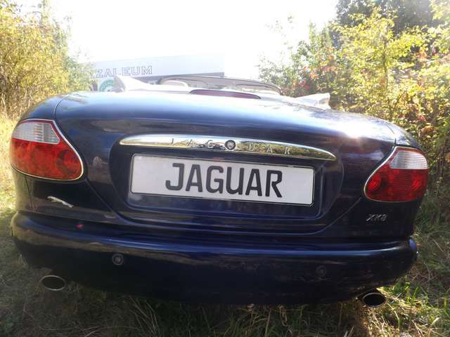 Jaguar XK8 - äußerst attraktiv und technisch perfekt!