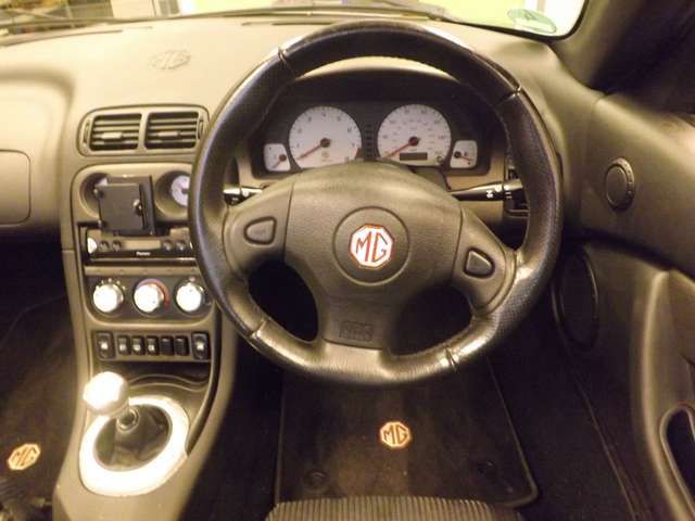 MG TF - außen, innen, oben sowie unten richtig gut!