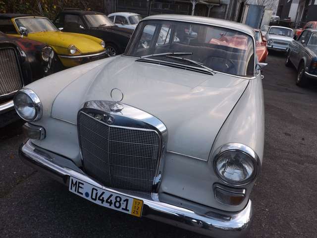Mercedes-Benz 200 D- gut, günstig und zuverlässig!