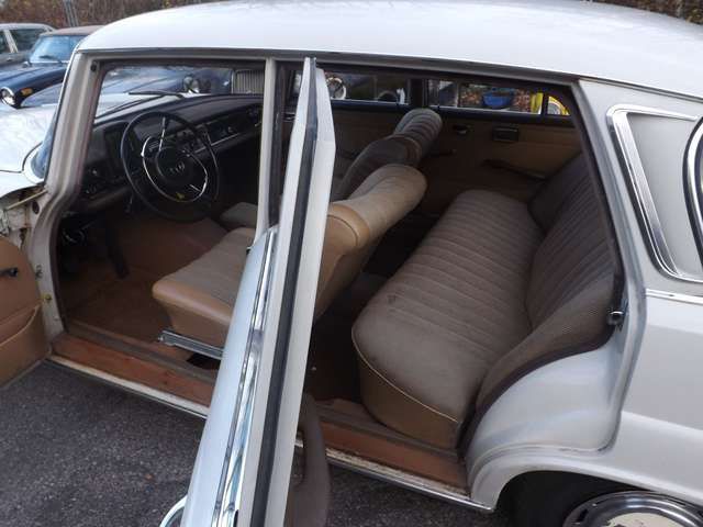 Mercedes-Benz 200 D- gut, günstig und zuverlässig!