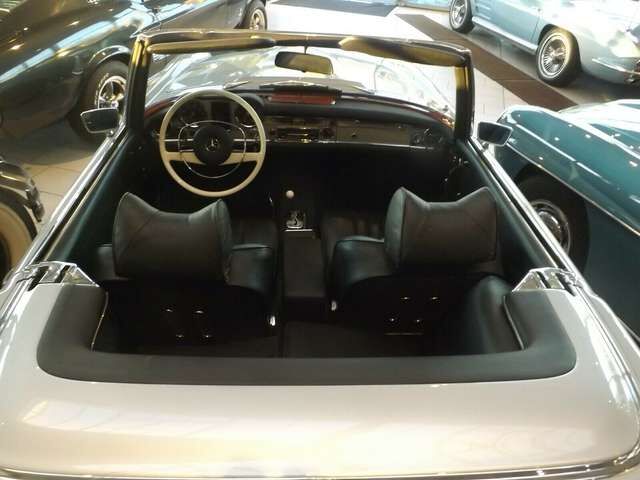 Mercedes-Benz 280 SL/8 -  Pagode par excellence