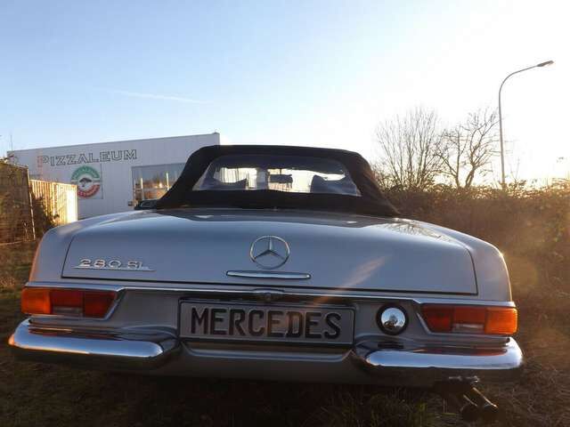 Mercedes-Benz 280 SL/8 -  Pagode par excellence