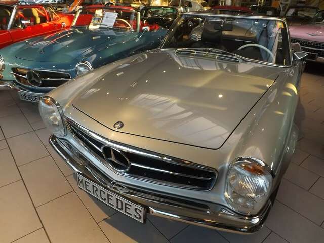 Mercedes-Benz 280 SL/8 -  Pagode par excellence
