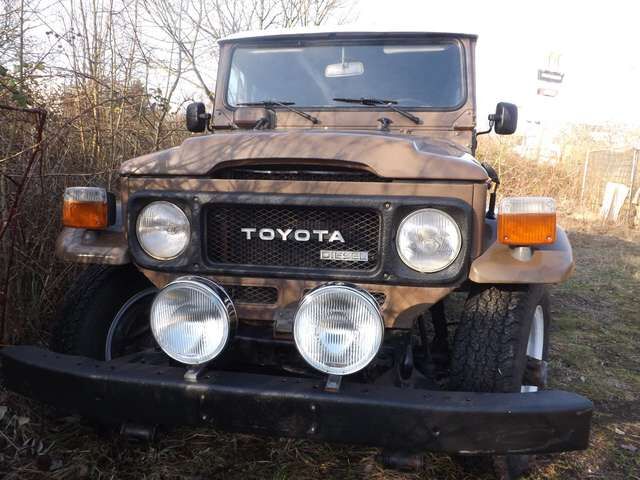 Toyota Land Cruiser BJ42- Alleskönner, der alles kann !