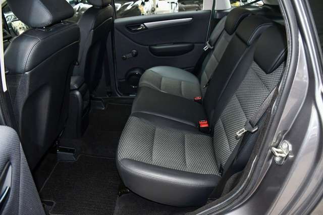 MERCEDES-BENZ B200 Automatik Sportpaket Navi Bi-Xenon Tempomat Ansicht 11 für Fahrzeugdetailseite
