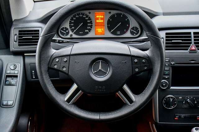 MERCEDES-BENZ B200 Automatik Sportpaket Navi Bi-Xenon Tempomat Ansicht 14 für Fahrzeugdetailseite