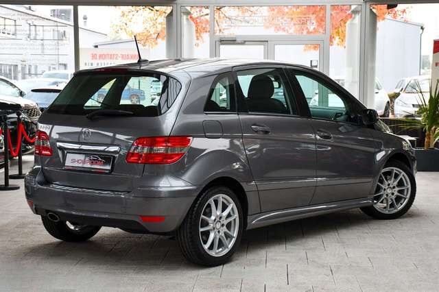 MERCEDES-BENZ B200 Automatik Sportpaket Navi Bi-Xenon Tempomat Ansicht 2 für Fahrzeugdetailseite