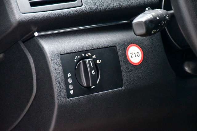 MERCEDES-BENZ B200 Automatik Sportpaket Navi Bi-Xenon Tempomat Ansicht 6 für Fahrzeugdetailseite