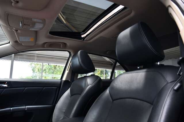 SUZUKI kizashi Sport 4x4 Aut Sport-Design Leder Xenon Ansicht 11 für Fahrzeugdetailseite