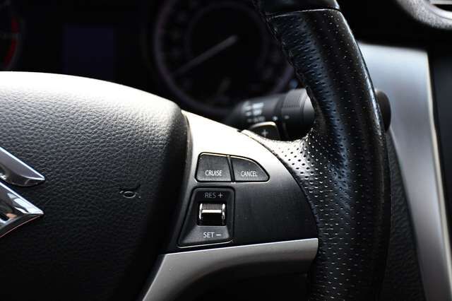 SUZUKI kizashi Sport 4x4 Aut Sport-Design Leder Xenon Ansicht 20 für Fahrzeugdetailseite