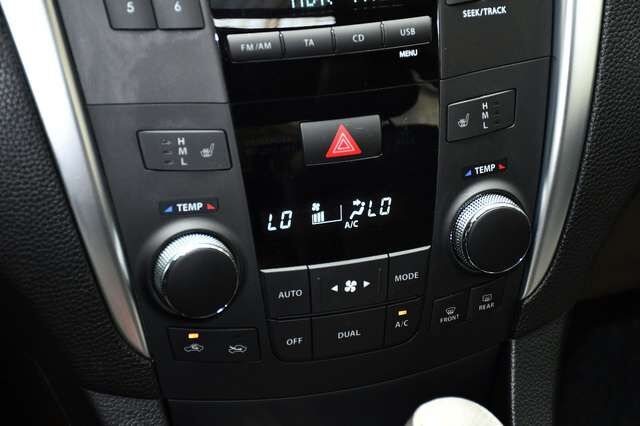 SUZUKI kizashi Sport 4x4 Aut Sport-Design Leder Xenon Ansicht 22 für Fahrzeugdetailseite