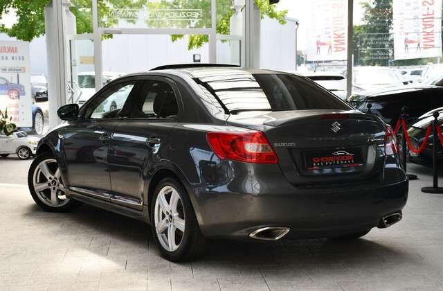 SUZUKI kizashi Sport 4x4 Aut Sport-Design Leder Xenon Ansicht 4 für Fahrzeugdetailseite