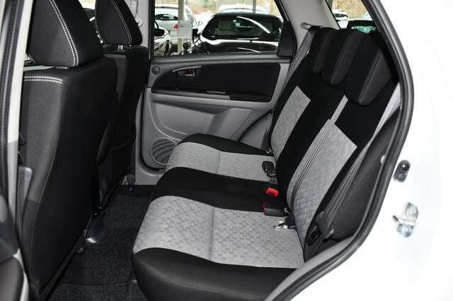 SUZUKI SX4 Style Automatik Keyless Bluetooth Navi 1Hand Ansicht 12 für Fahrzeugdetailseite
