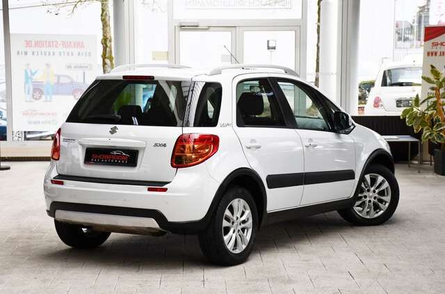 SUZUKI SX4 Style Automatik Keyless Bluetooth Navi 1Hand Ansicht 2 für Fahrzeugdetailseite