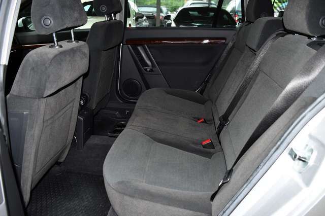 OPEL Vectra Caravan 2.2 Elegance Automatik 1.Hand Ansicht 12 für Fahrzeugdetailseite