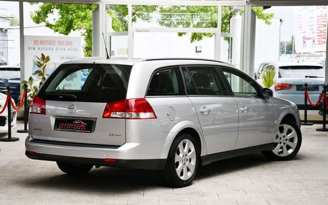 OPEL Vectra Caravan 2.2 Elegance Automatik 1.Hand Ansicht 2 für Fahrzeugdetailseite