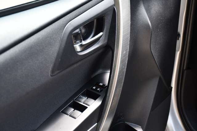 TOYOTA Auris Life+ Aut. Kamera 2.Hd nur 69tkm! Ansicht 9 für Fahrzeugdetailseite