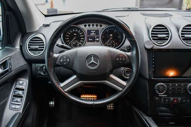 MERCEDES-BENZ ML 350 ML 300 CDI  7G BlueEfficiency 4Matic Sport-Paket Ansicht 20 für Fahrzeugdetailseite