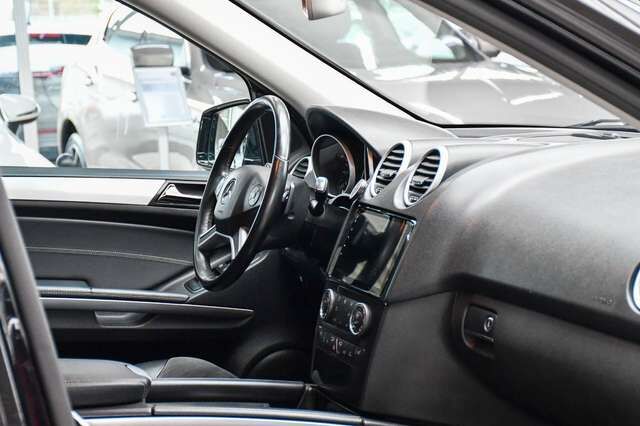 MERCEDES-BENZ ML 350 ML 300 CDI  7G BlueEfficiency 4Matic Sport-Paket Ansicht 26 für Fahrzeugdetailseite