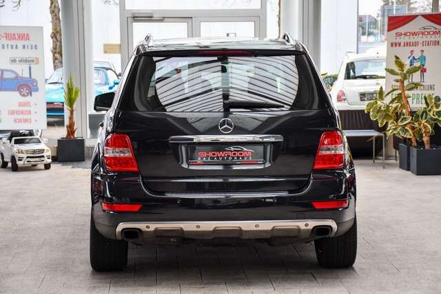 MERCEDES-BENZ ML 350 ML 300 CDI  7G BlueEfficiency 4Matic Sport-Paket Ansicht 6 für Fahrzeugdetailseite