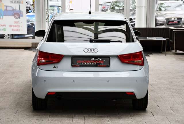 AUDI A1 attraction Sportfahrwerk Sportsitz BOSE Xenon Ansicht 6 für Fahrzeugdetailseite