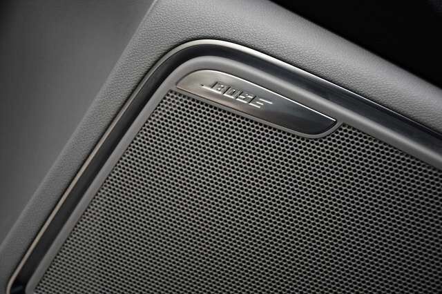 AUDI A1 attraction Sportfahrwerk Sportsitz BOSE Xenon Ansicht 9 für Fahrzeugdetailseite