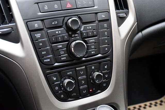 OPEL Astra J Limo Active Automatik Tempomat Shz PDC Ansicht 16 für Fahrzeugdetailseite