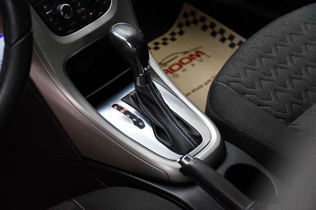 OPEL Astra J Limo Active Automatik Tempomat Shz PDC Ansicht 18 für Fahrzeugdetailseite