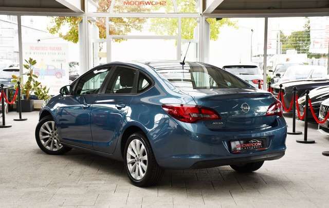 OPEL Astra J Limo Active Automatik Tempomat Shz PDC Ansicht 4 für Fahrzeugdetailseite