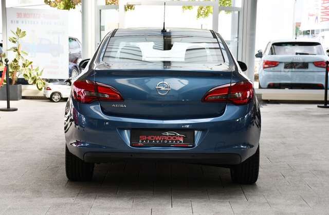OPEL Astra J Limo Active Automatik Tempomat Shz PDC Ansicht 6 für Fahrzeugdetailseite
