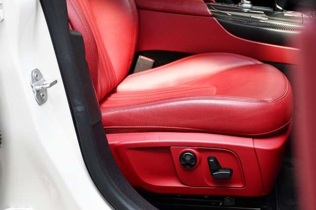 MASERATI Levante 3.0 V6 Q4 Carbon Alcantara 360° ACC Ansicht 10 für Fahrzeugdetailseite