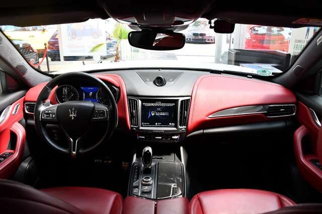 MASERATI Levante 3.0 V6 Q4 Carbon Alcantara 360° ACC Ansicht 12 für Fahrzeugdetailseite