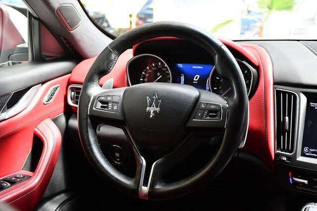 MASERATI Levante 3.0 V6 Q4 Carbon Alcantara 360° ACC Ansicht 14 für Fahrzeugdetailseite