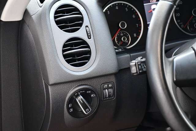 VW Tiguan Sport & Style BMT Navi PDC Shz Ahk Ansicht 9 für Fahrzeugdetailseite