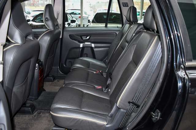 VOLVO XC90 D5 Executive Allrad Leder Xenon Ahk 1.Hand Ansicht 13 für Fahrzeugdetailseite