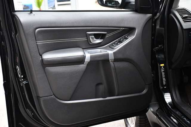 VOLVO XC90 D5 Executive Allrad Leder Xenon Ahk 1.Hand Ansicht 7 für Fahrzeugdetailseite
