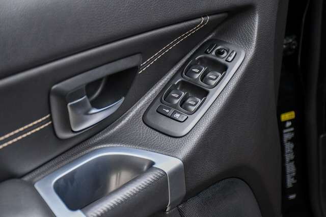 VOLVO XC90 D5 Executive Allrad Leder Xenon Ahk 1.Hand Ansicht 8 für Fahrzeugdetailseite