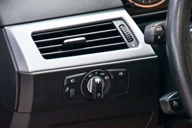 BMW 525 D Aut. Exclusive Pano Navi Prof Leder Xenon Ansicht 10 für Fahrzeugdetailseite