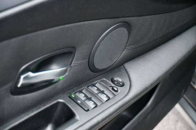 BMW 525 D Aut. Exclusive Pano Navi Prof Leder Xenon Ansicht 9 für Fahrzeugdetailseite