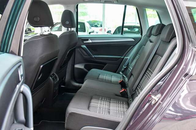 VW Golf Sportsvan VII Lounge DSG Pano BT Shz Ansicht 13 für Fahrzeugdetailseite