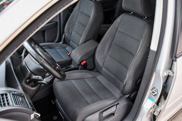 VW Touran Style Kamera PDC Spurhalteass Shz 1.Hand Ansicht 10 für Fahrzeugdetailseite