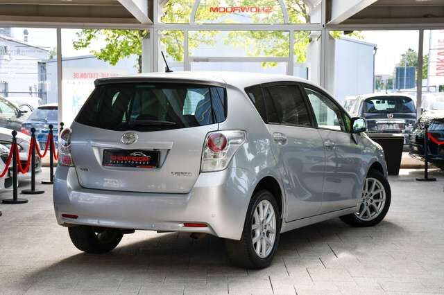 TOYOTA Verso Executive Automatik Kamera 7Sitzer 1.Hand Ansicht 2 für Fahrzeugdetailseite