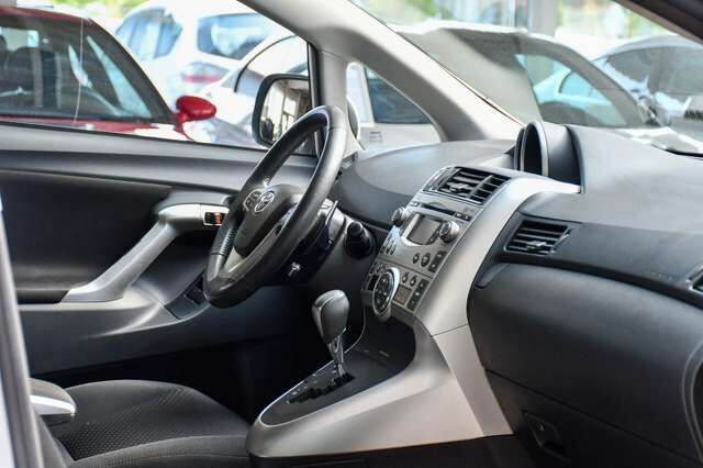 TOYOTA Verso Executive Automatik Kamera 7Sitzer 1.Hand Ansicht 27 für Fahrzeugdetailseite