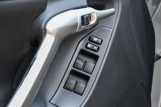 TOYOTA Verso Executive Automatik Kamera 7Sitzer 1.Hand Ansicht 8 für Fahrzeugdetailseite