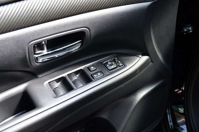 MITSUBISHI Outlander ClearTec Instyle 4WD Navi Kam 7 Sitzer Ansicht 10 für Fahrzeugdetailseite
