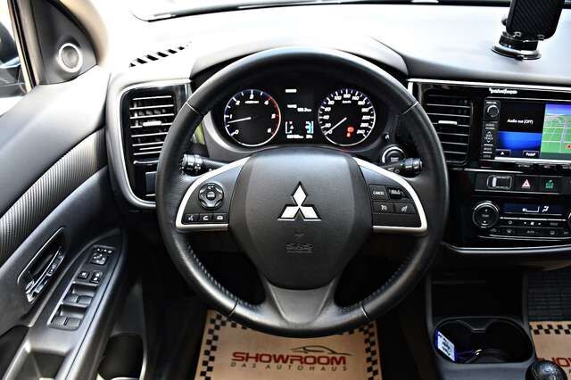 MITSUBISHI Outlander ClearTec Instyle 4WD Navi Kam 7 Sitzer Ansicht 15 für Fahrzeugdetailseite