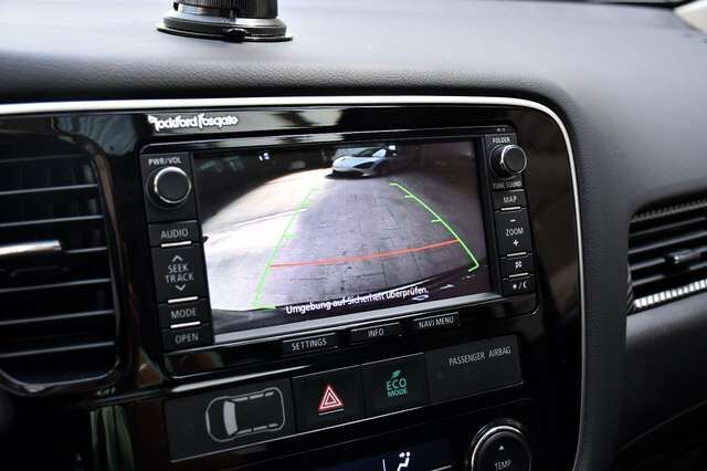 MITSUBISHI Outlander ClearTec Instyle 4WD Navi Kam 7 Sitzer Ansicht 17 für Fahrzeugdetailseite